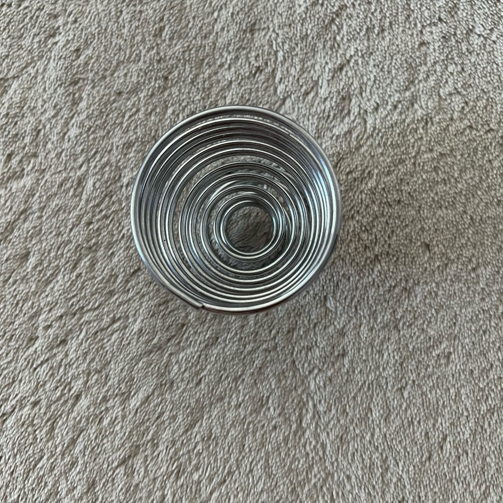 Silver Beauty Blender Holder - Picture 2 of 2